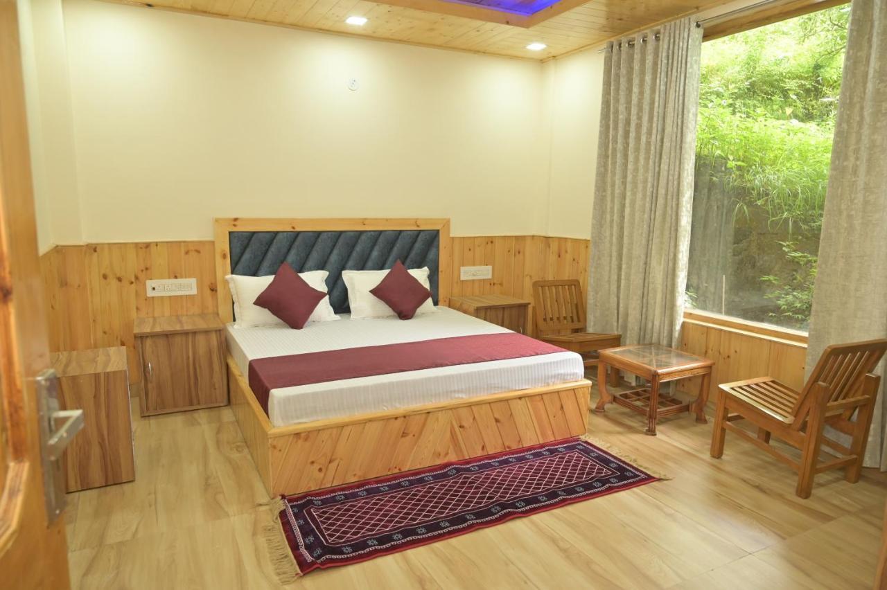 Hotel Royal Galaxy Tirthan Banjār Екстериор снимка