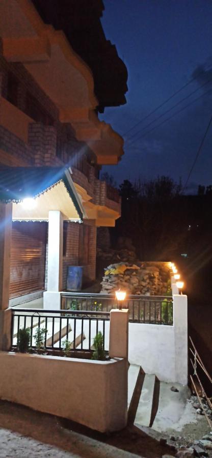 Hotel Royal Galaxy Tirthan Banjār Екстериор снимка