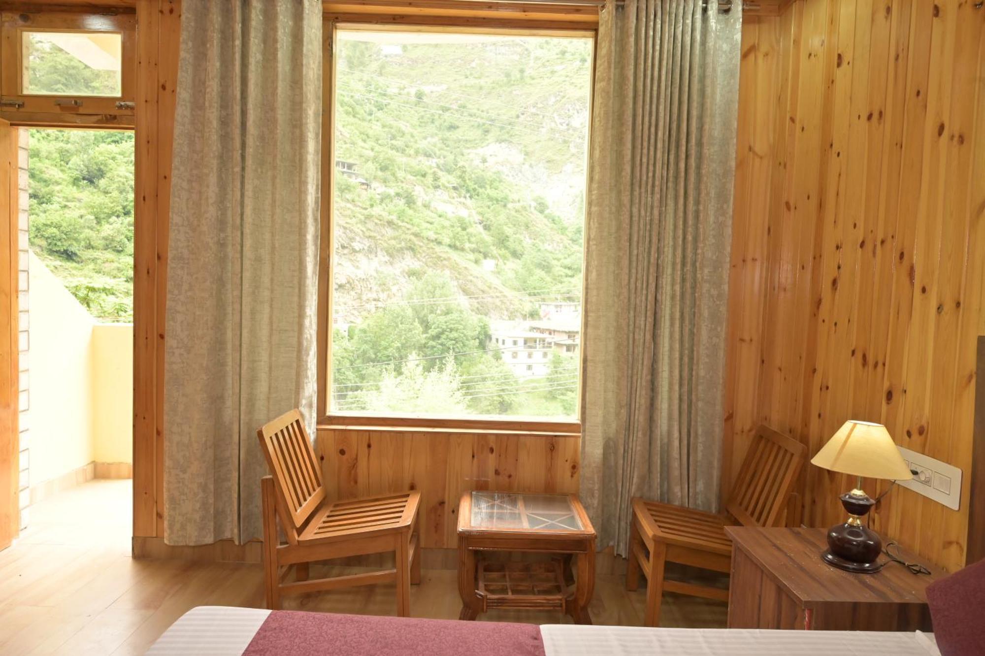 Hotel Royal Galaxy Tirthan Banjār Екстериор снимка