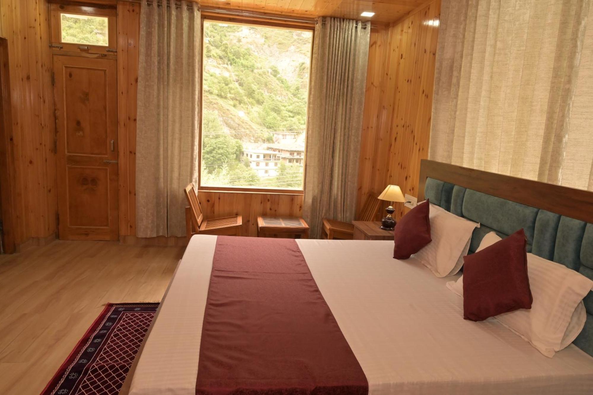 Hotel Royal Galaxy Tirthan Banjār Екстериор снимка