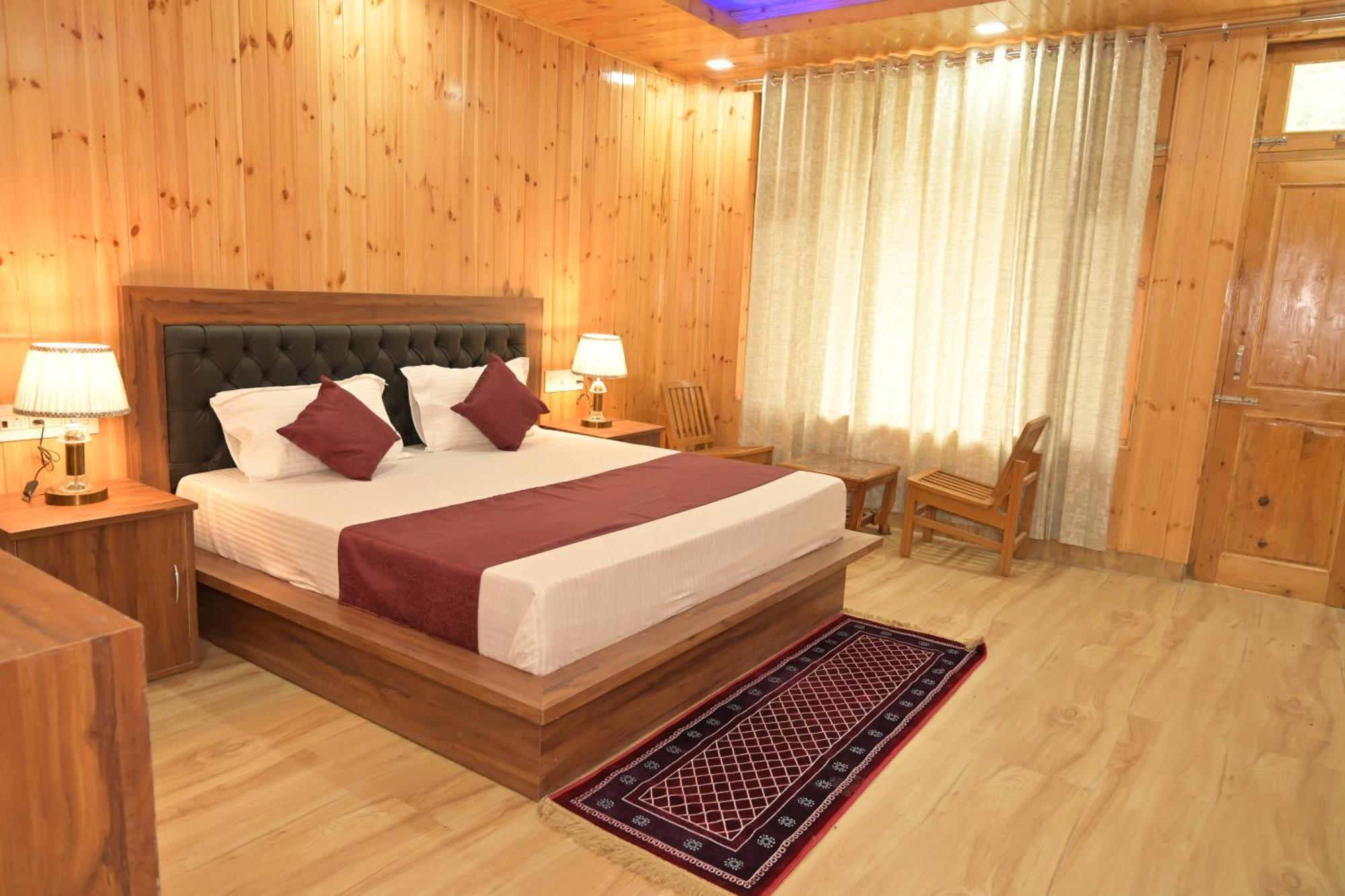 Hotel Royal Galaxy Tirthan Banjār Екстериор снимка